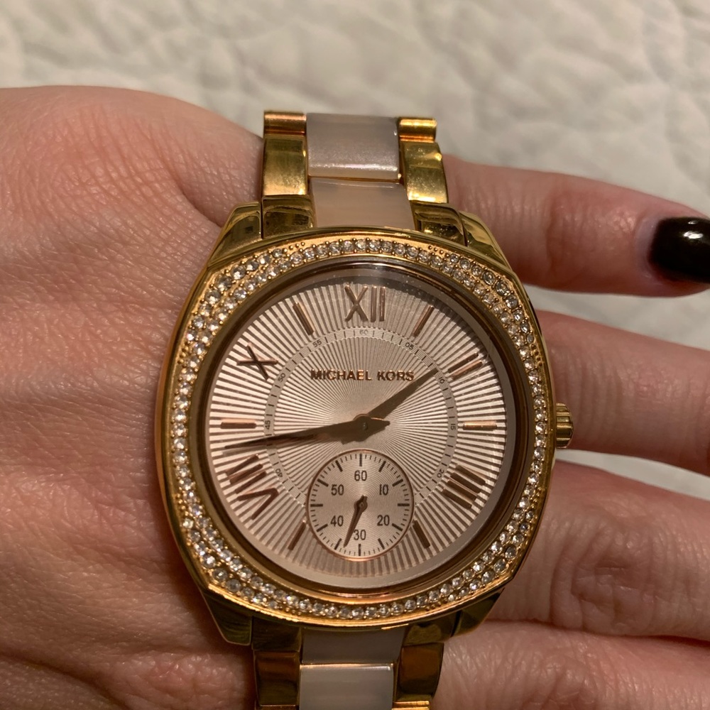 Watch - Picture 2 of 3